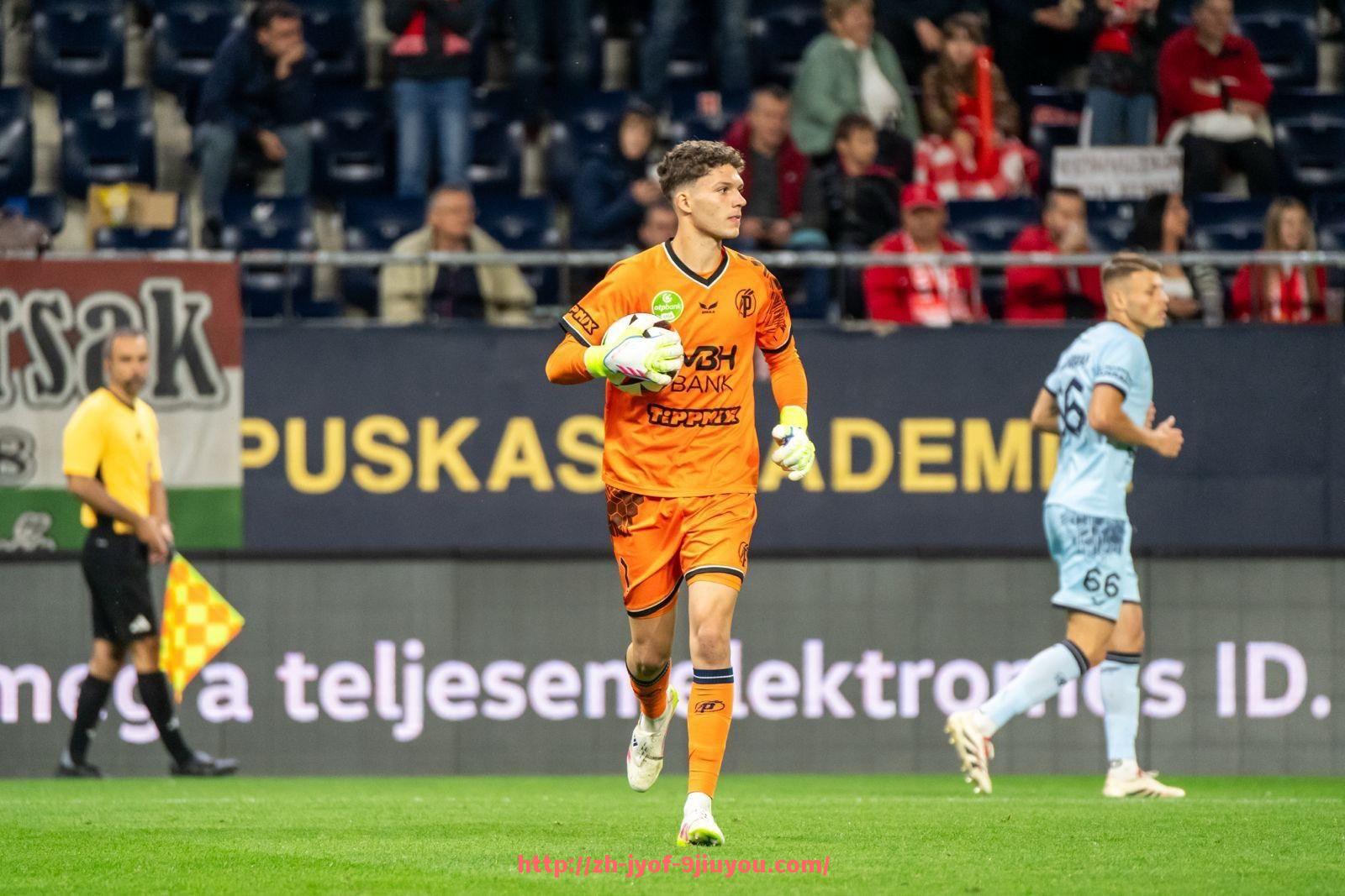 jiuyou九游娱乐-世俱杯多平台转播内容的差异化呈现与定位策略