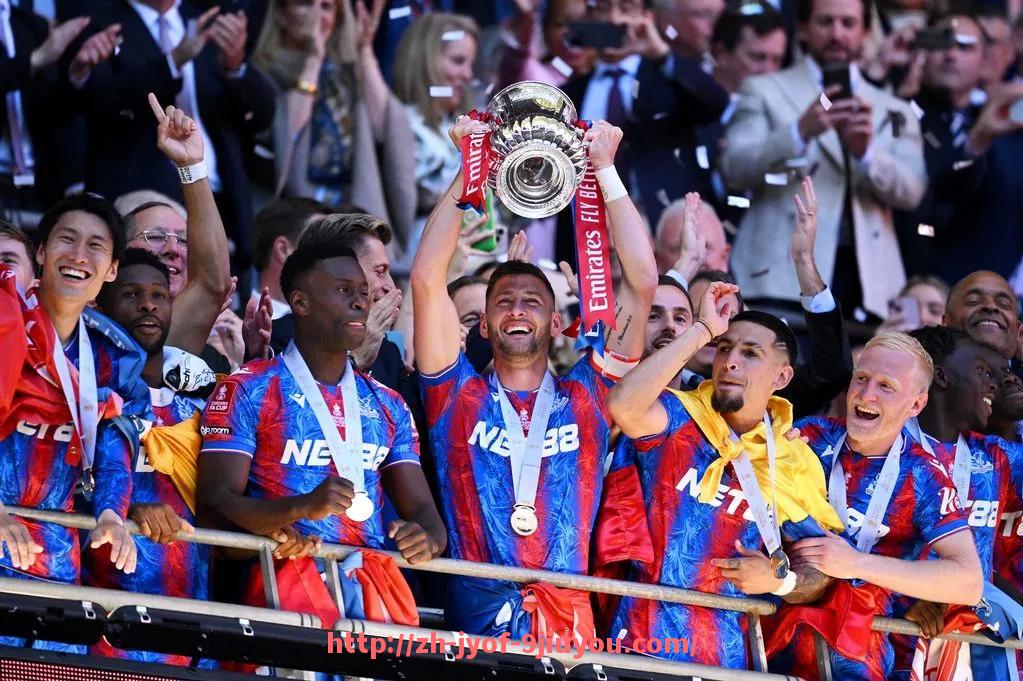 jiuyou九游娱乐-世俱杯比赛技术犯规案例分析及裁判标准解读